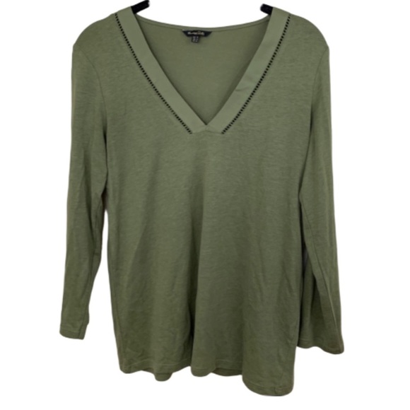 Massimo Dutti Tops - Massimo Dutti olive green V neck quarter length sleeve top